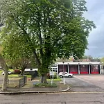 Best Place In Luton-M, Free-Parking, No-Kitchen