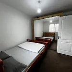 Best Place In Luton-M, Free-Parking, No-Kitchen