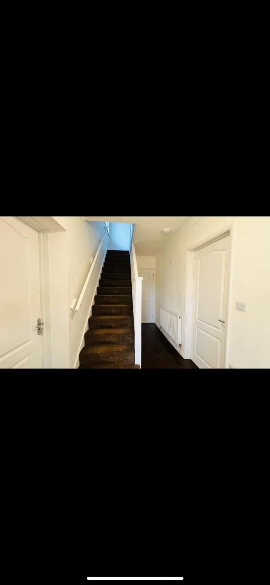 Place In Luton-m, Free-parking, No-kitchen Guest house